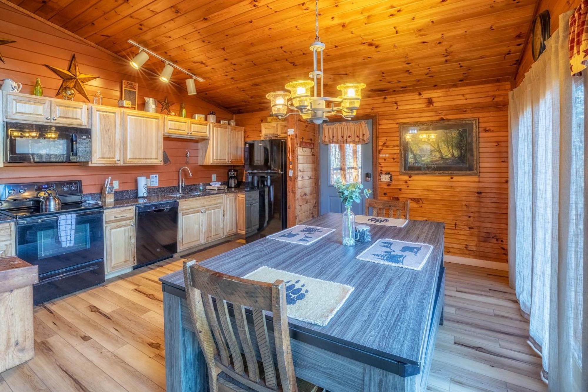 Real Log Cabin With Amazing Views, Hot Tub, Sauna, Games Gatlinburg Exteriör bild