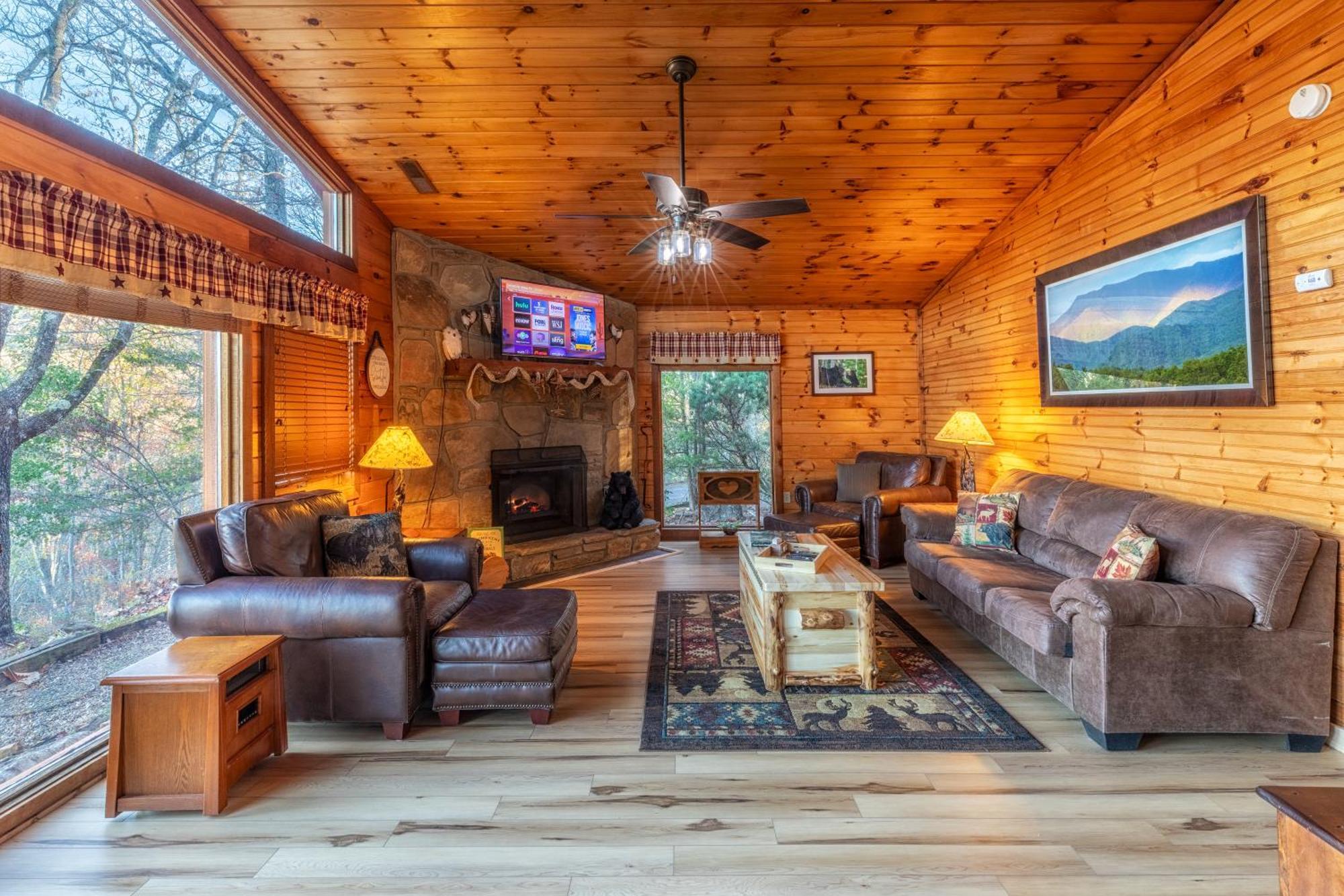 Real Log Cabin With Amazing Views, Hot Tub, Sauna, Games Gatlinburg Exteriör bild