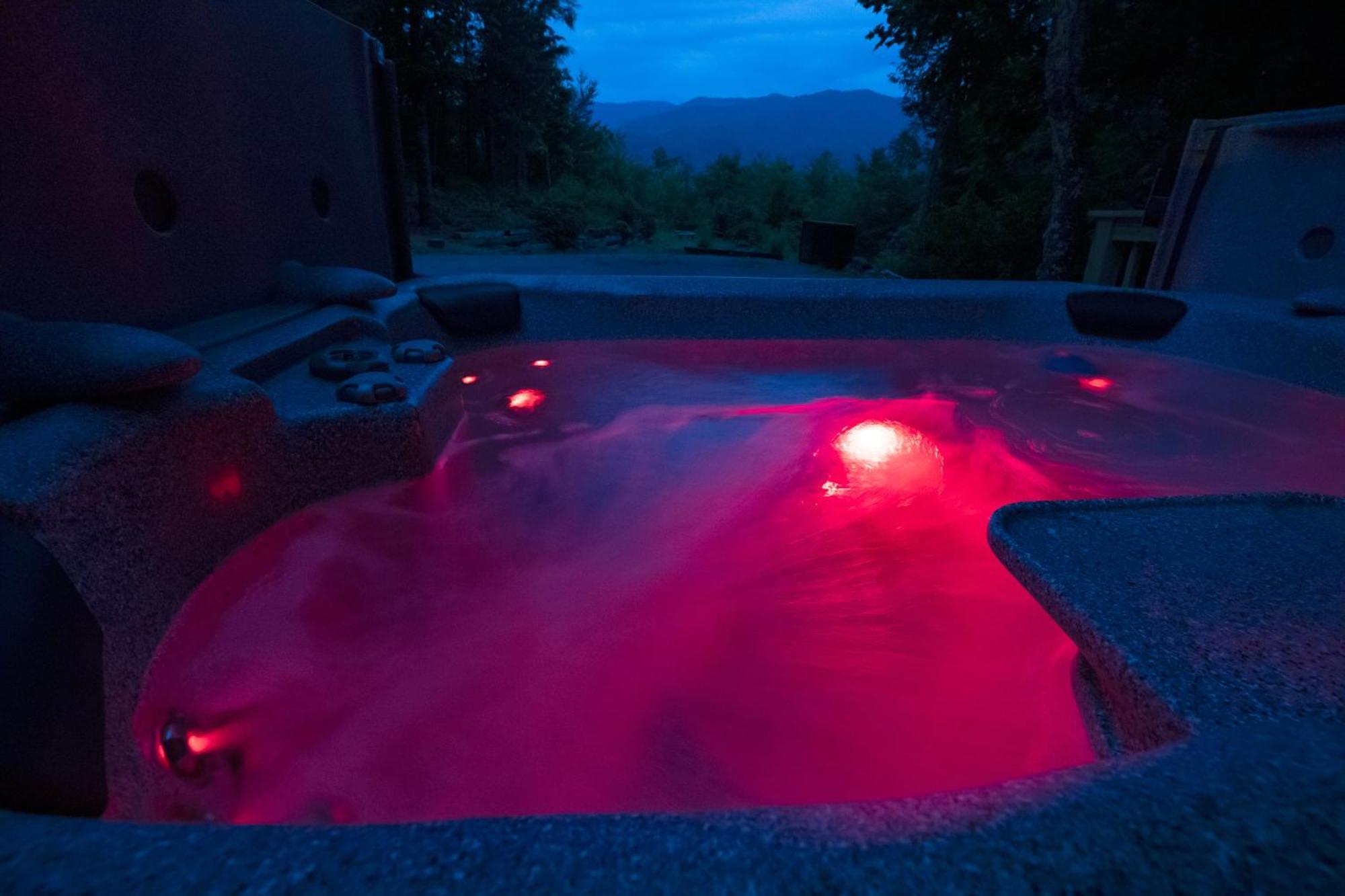 Real Log Cabin With Amazing Views, Hot Tub, Sauna, Games Gatlinburg Exteriör bild