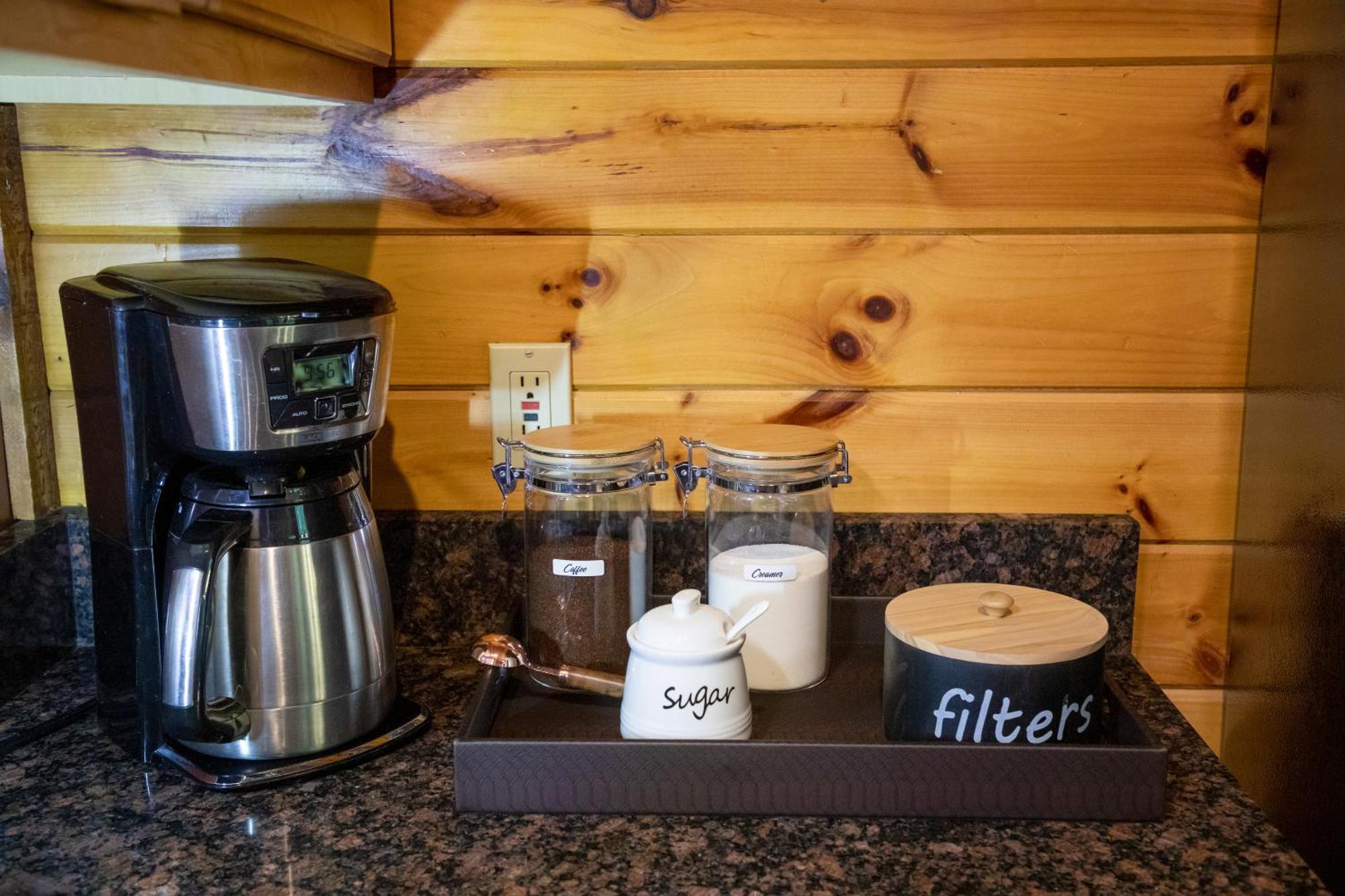 Real Log Cabin With Amazing Views, Hot Tub, Sauna, Games Gatlinburg Exteriör bild