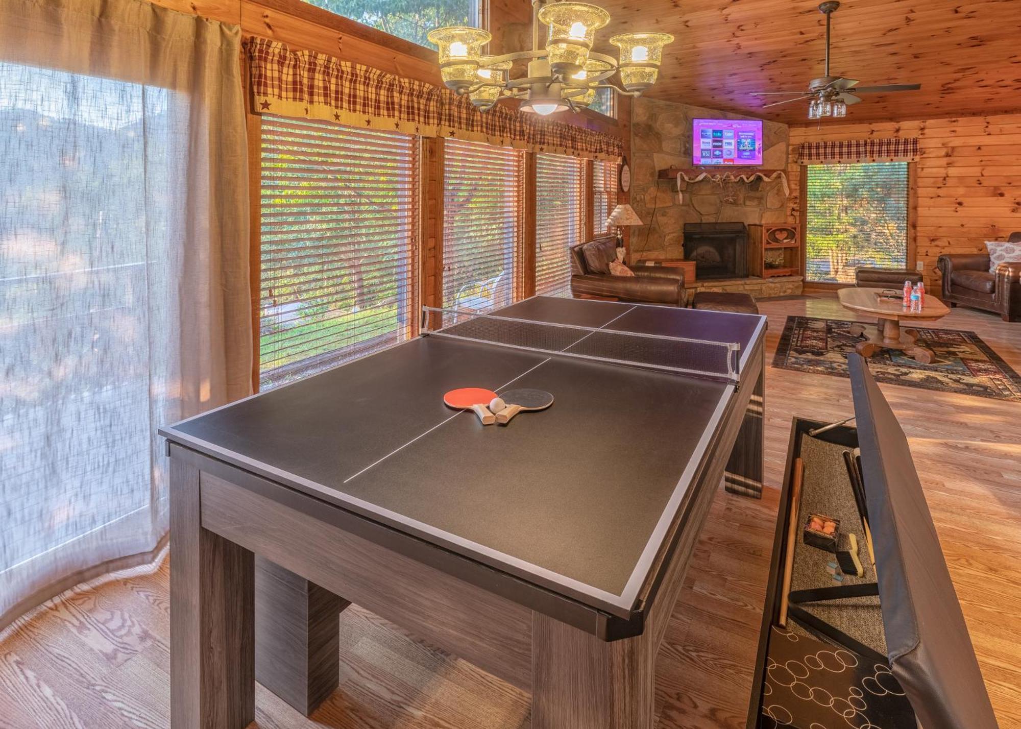 Real Log Cabin With Amazing Views, Hot Tub, Sauna, Games Gatlinburg Exteriör bild