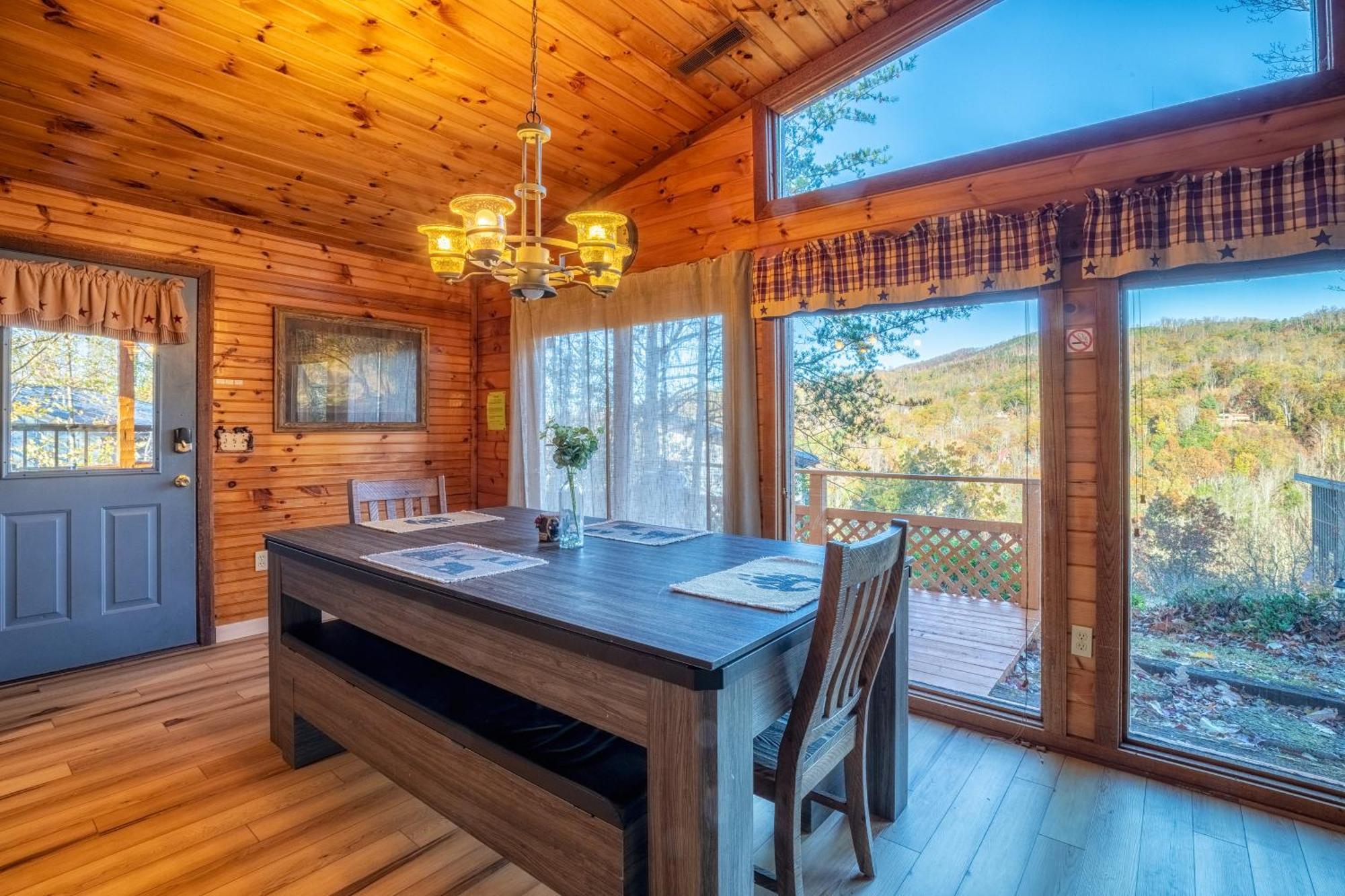 Real Log Cabin With Amazing Views, Hot Tub, Sauna, Games Gatlinburg Exteriör bild