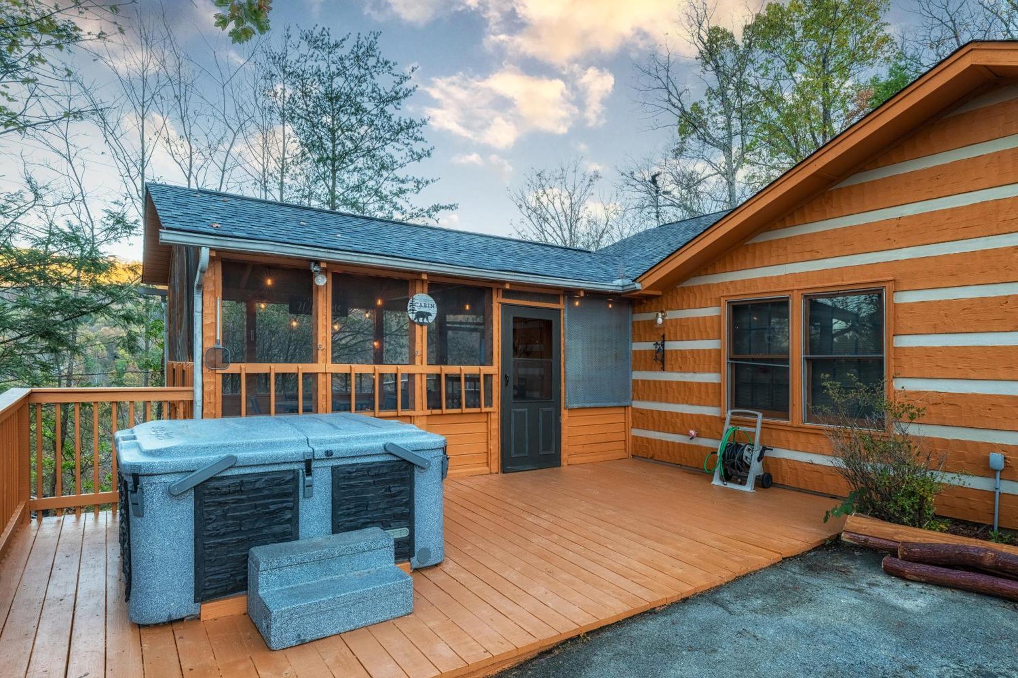 Real Log Cabin With Amazing Views, Hot Tub, Sauna, Games Gatlinburg Exteriör bild